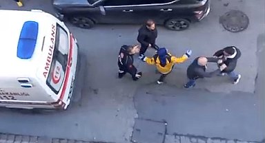 İstanbul- Ümraniye'de ambulansı yumrukladı, sağlık personeline saldırdı