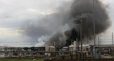 İtalya'da petrol rafinerisinde patlama: 2 ölü, 8 yaralı