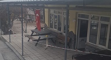 Kahvehanede gördüğü husumetlisini bıçaklayıp, öldürdü