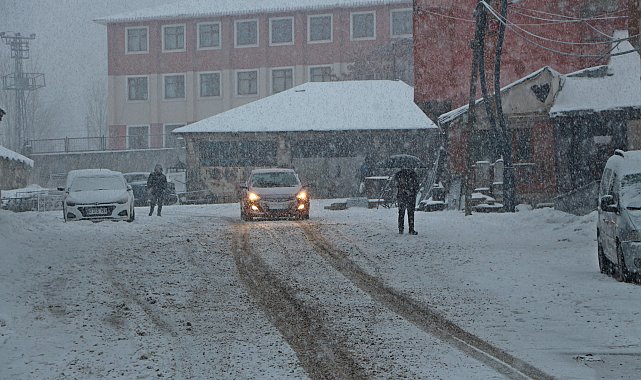 Karlıova'da 7 köy yolu ulaşıma kapandı
