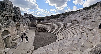 Kış geldi, Medusa mozaiğinin üzeri kapatıldı