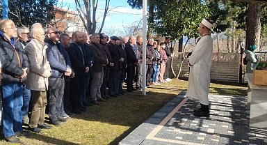 Kızının erkek arkadaşı tarafından öldürülen kadın, toprağa verildi