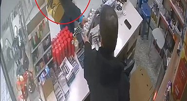 Kredi kartını çalan şüphelinin alışveriş yaptığı yerleri gezip, kamera görüntülerini topladı