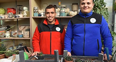 Mezun oldukları okul, iş kapıları oldu