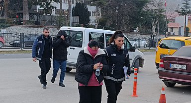 Minibüsünde 20 kaçak göçmen yakalanan sürücüsü ve yanındaki kişi tutuklandı