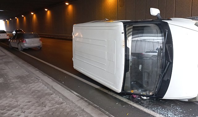 Otomobil ile minibüs çarpıştı: 2 yaralı