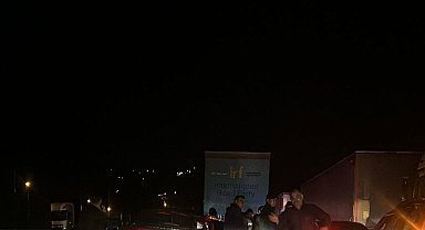 Otomobil TIR'a çarptı: 1 ölü, 1 yaralı