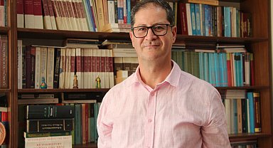 Profesörden 1200 yılı kapsayan Türk atasözleri sözlüğü