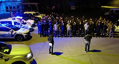 Rize'de uyuşturucu operasyonuna 11 tutuklama; baskın kamerada