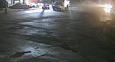 Siparişleri yüklerken kamyonet çarptı; 2 aracın arasında sıkışıp öldü