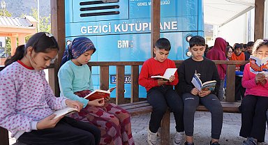 Şırnak'ta gezici kütüphane 1 yılda 3 bin öğrenciye ulaştı