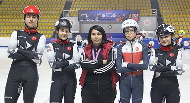 Sofya'daki buz pateni yarışmalarından 20 madalyayla döndüler