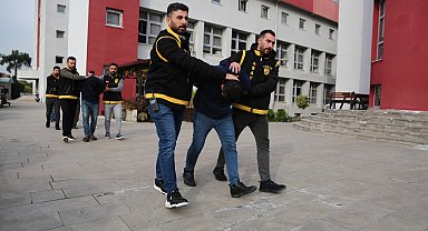Sosyal medyadan ulaştıkları Mehmet'i tanışma bahanesiyle çağırıp, öldürmüşler