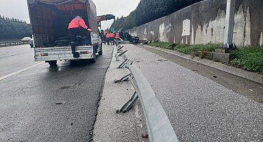 TEM Otoyolu'nda otomobil bariyere çarptı; 1 yaralı
