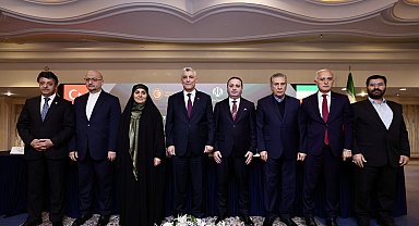 Ticaret Bakanı Bolat, Türkiye-İran İş Forumu'na katıldı