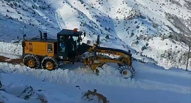 Tunceli'de 65 köy yolu, kar nedeniyle ulaşıma kapandı