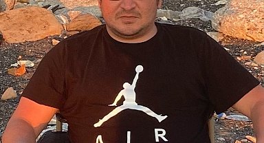 Üniversite çalışanı, evinin balkonundan düşüp öldü
