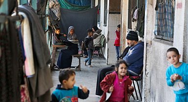 UNRWA: Gazze'ye ulaştırılan yardımlar güvenlik nedeniyle durduruldu