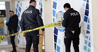 Yaşadığı iş hanının deposunda ölü bulundu