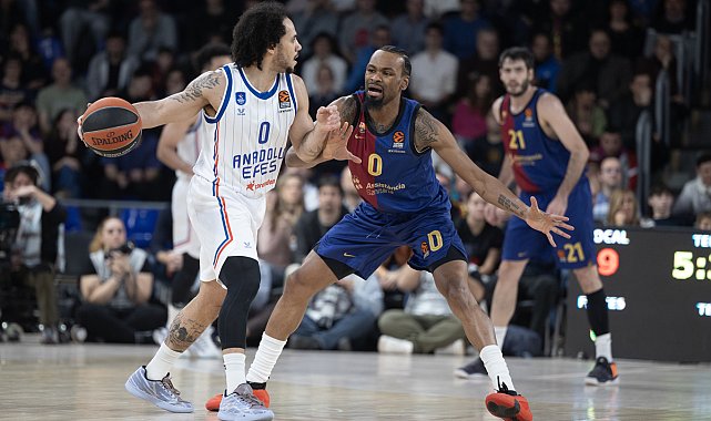 Barcelona - Anadolu Efes: 90-80