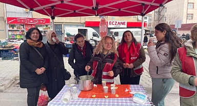 CHP KADIN KOLLARINDAN CUMARTESİ PAZARINDA ANLAMLI ETKİNLİK