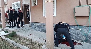 Evine gelen husumetlisini av tüfeğiyle yaraladı