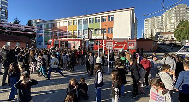 İlkokulda elektrik panosundan yangın çıktı, öğrenciler tahliye edildi