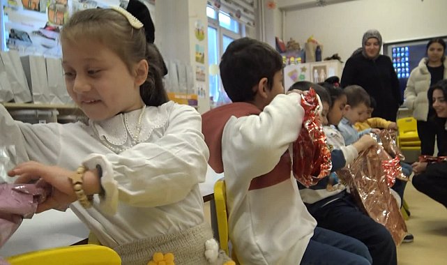 İstanbul- Beylikdüzü'nde atık kumaşlardan anaokulu öğrencilerine karne hediyesi
