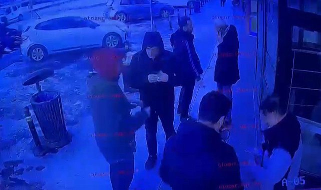 İstanbul- Büyük İstanbul Otogarı'nda 2 kişinin üst aramasında sahte 98 bin 500 dolar ele geçirildi