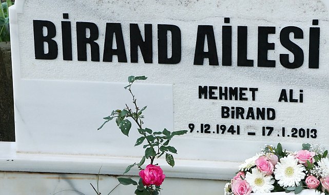 İstanbul - Gazeteci Mehmet Ali Birand mezarı başında anıldı