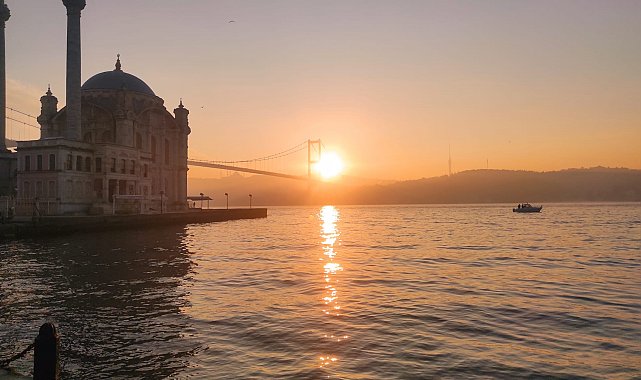 İstanbul- İstanbul Boğazı'nda sis ekili oluyor