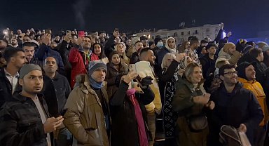 İstanbul-Taksim Meydanı'nda yeni yıl kutlamasıGeniş haber