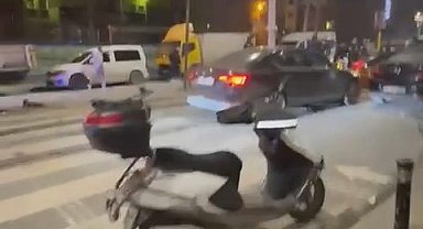 İstanbul-Zeytinburnu'nda polisten kaçan sürücünün kullandığı otomobil 4 araca çarptı