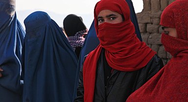 İsviçre'de kamu alanlarında 'burka yasağı' başladı