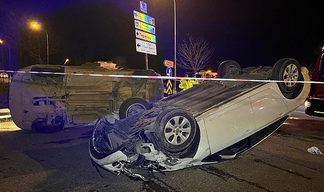 İzmit'te otomobil ile hafif ticari araç çarpıştı: 4 yaralı
