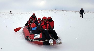 Karda rafting heyecanı