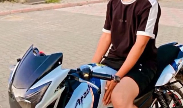 Otomobil ile motosiklet çarpıştı; 17 yaşındaki Seyfi kurtarılamadı