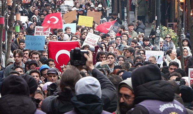 İstanbul- Beşiktaş'ta izinsiz yürüyüşe polis müdahale etti