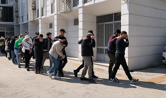 Müşterilerini 120 milyon TL dolandıran kuyumcu ile 2 müdürü tutuklandı