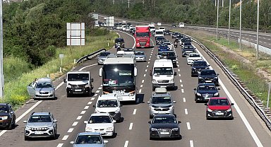 Anadolu Otoyolu'nun Bolu geçişinde bayram yoğunluğu