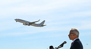 Bakan Uraloğlu: 5 ayda hava yolunu kullanan yolcu sayısı 85,5 milyona yaklaştı