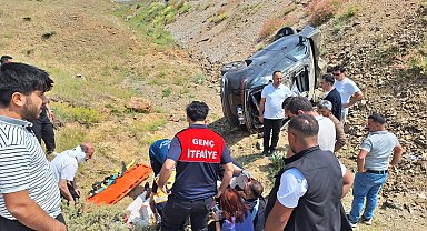 Bingöl'de otomobil şarampole devrildi: 5 yaralı