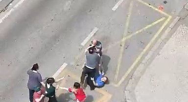 İstanbul- Kadıköy'de çocuğunun yanında eski eşi ve ailesini darbeden şüpheli yakalandı