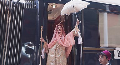 İstanbul - Tarihi 'Orient Express', 64 yolcusuyla Sirkeci'ye geldi