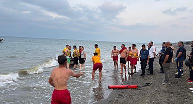 Samsun'da sandalları alabora olan 3 kişiyi ekipler kurtardı
