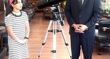 Uzay mühendisi olmak isteyen İlkim'e belediye başkanından teleskop hediyesi