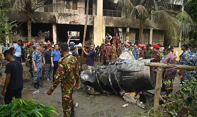 Bangladeş'te savaş uçağının kampüse düşmesi sonucu hayatını kaybedenlerin sayısı 31'e ulaştı
