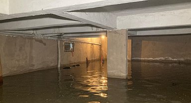 Ankara'da sağanak; ev ve iş yerlerini su bastı, araçlar yolda kaldı