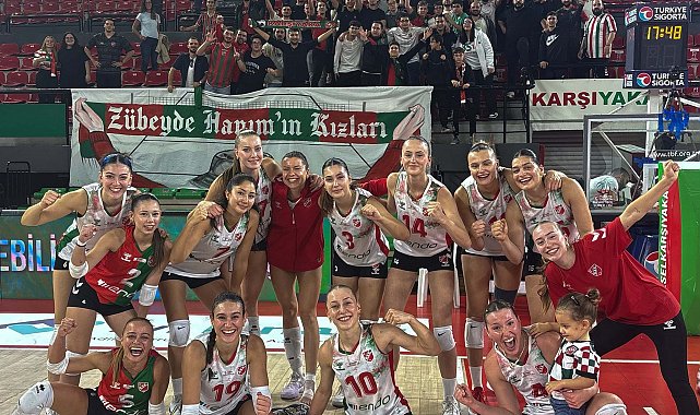Karşıyaka filede VakıfBank önünde