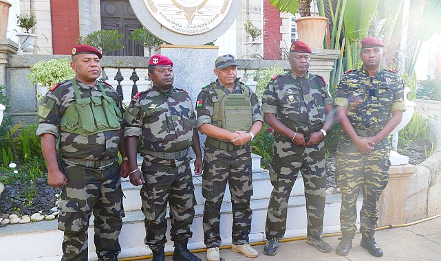 Madagaskar'da yönetime el koyan Albay Randrianirina, cumhurbaşkanı olarak yemin etti